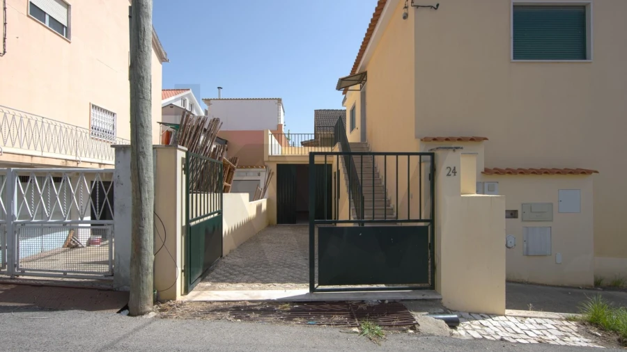 Apartamento T2 para Arrendamento em São Domingos de Rana