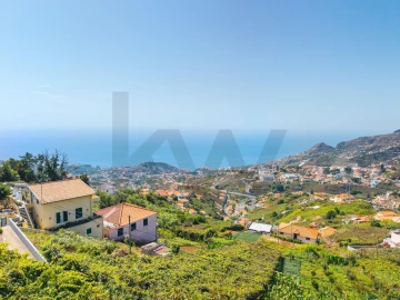 Terreno para Venda em Estreito de Camara de Lobos