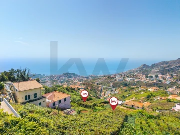 Terreno para Venda em Estreito de Camara de Lobos