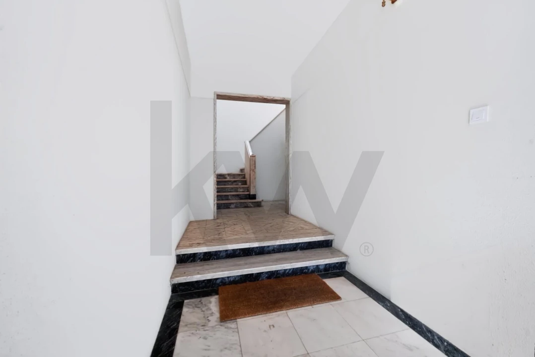 Apartamento T1 para Venda em Carcavelos e Parede Foto 16