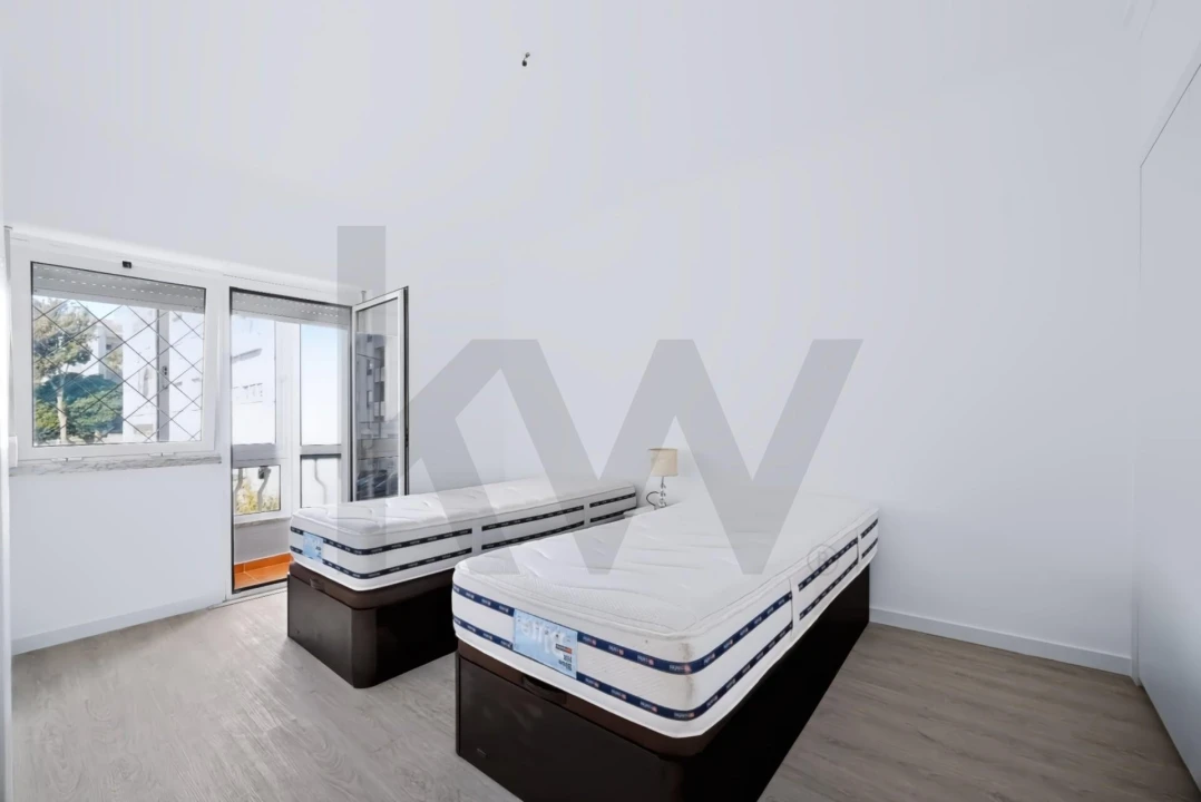 Apartamento T1 para Venda em Carcavelos e Parede Foto 6