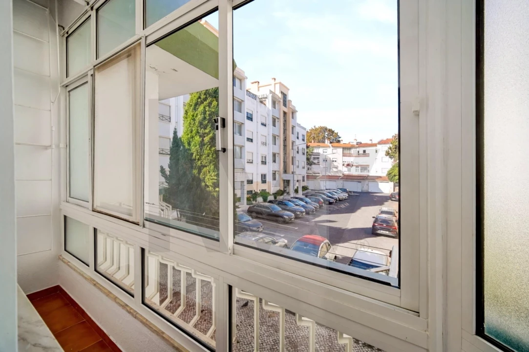 Apartamento T1 para Venda em Carcavelos e Parede Foto 9