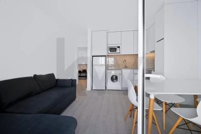 Apartamento T1 para Venda em Carcavelos e Parede