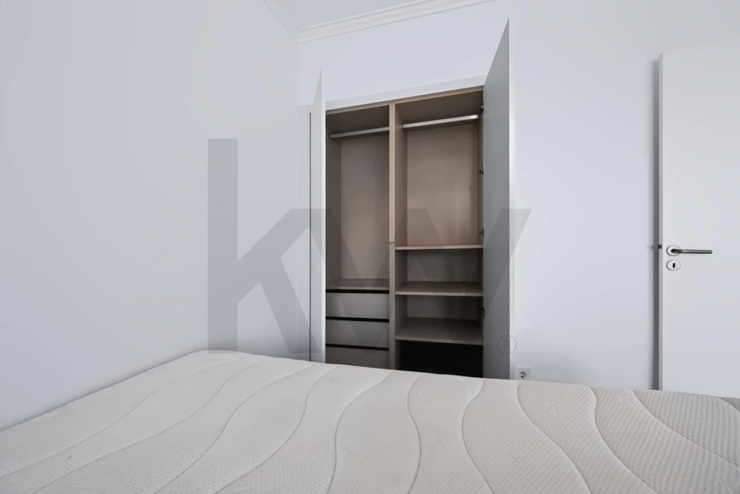 Apartamento T1 para Venda em Carcavelos e Parede Foto 12