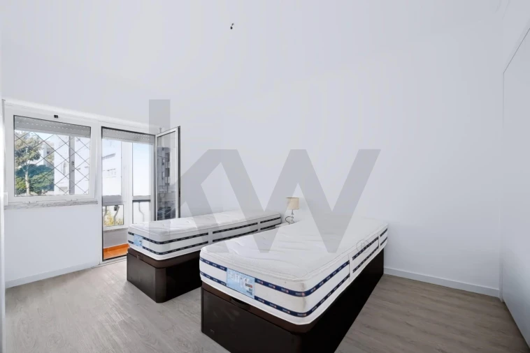 Apartamento T1 para Venda em Carcavelos e Parede Foto 6