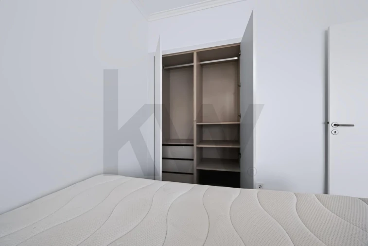 Apartamento T1 para Venda em Carcavelos e Parede Foto 12