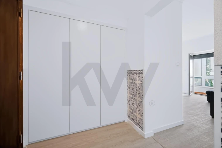 Apartamento T1 para Venda em Carcavelos e Parede Foto 14