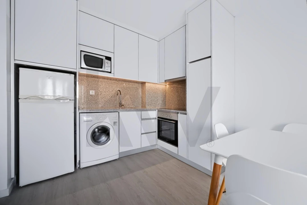 Apartamento T1 para Venda em Carcavelos e Parede Foto 1