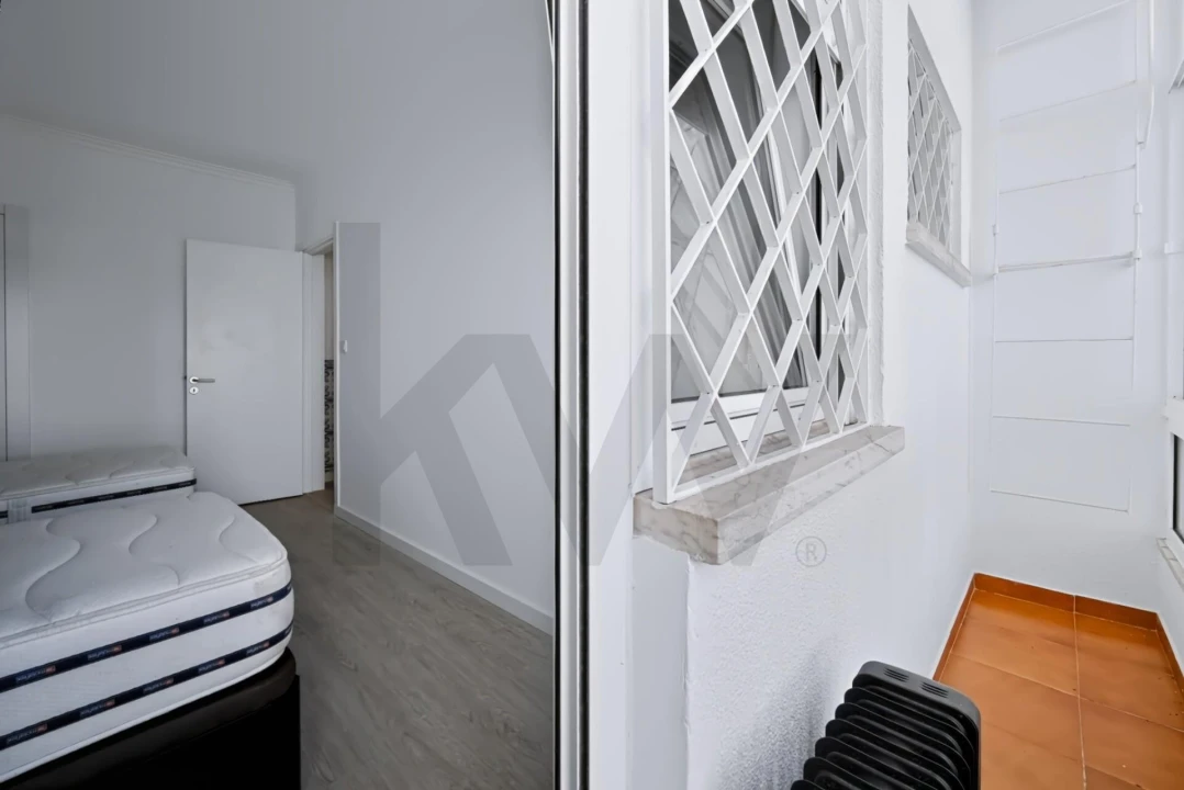 Apartamento T1 para Venda em Carcavelos e Parede Foto 5