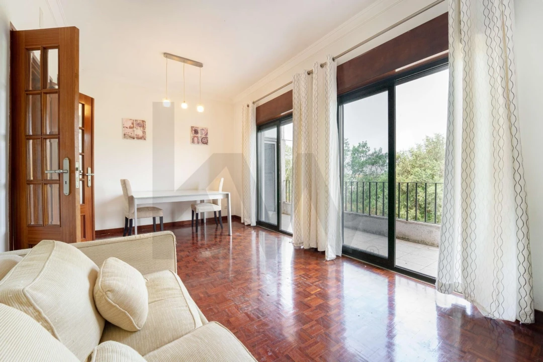 Apartamento T3 para Venda em Santo Antonio dos Olivais Foto 1