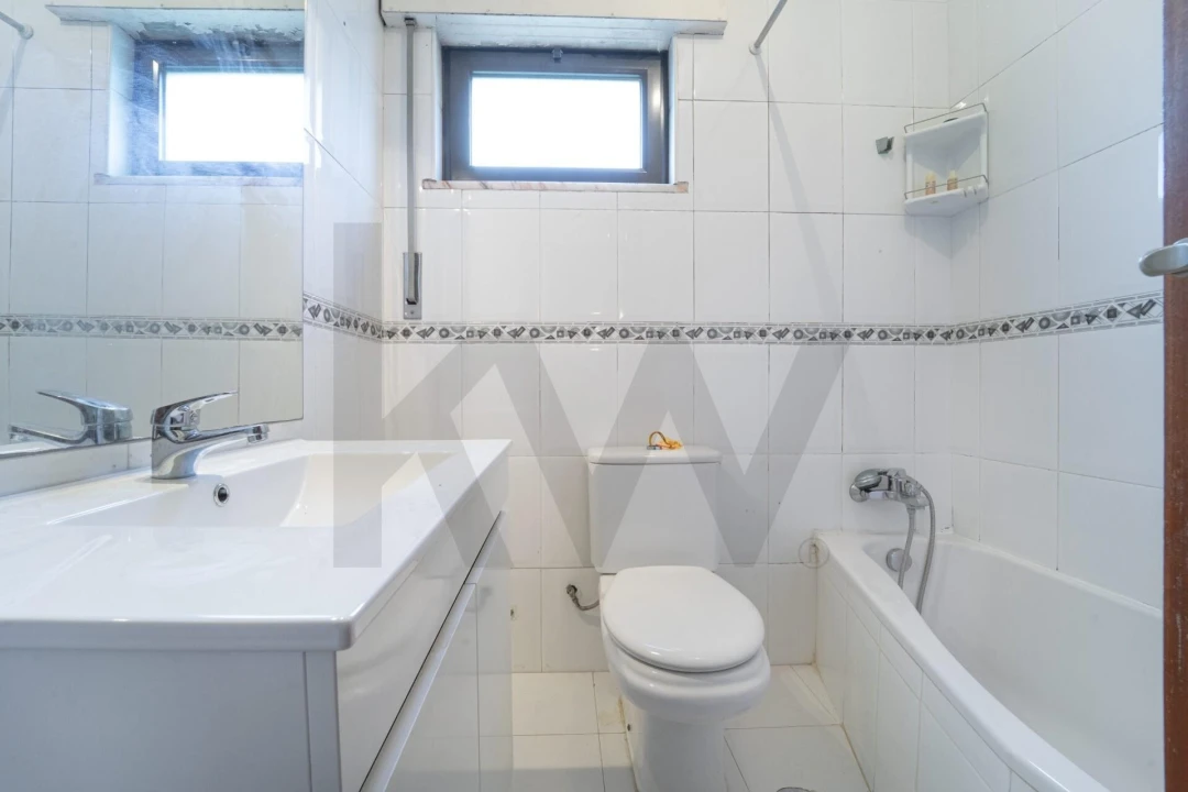 Apartamento T3 para Venda em Santo Antonio dos Olivais Foto 19
