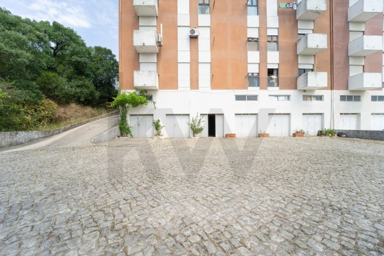 Apartamento T3 para Venda em Santo Antonio dos Olivais Foto 21