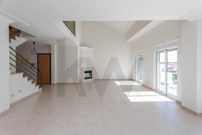 Apartamento T4 para Venda em Alcochete