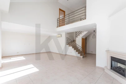 Apartamento T4 para Venda em Alcochete