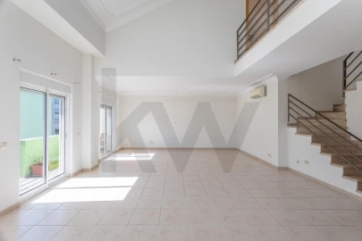 Apartamento T4 para Venda em Alcochete