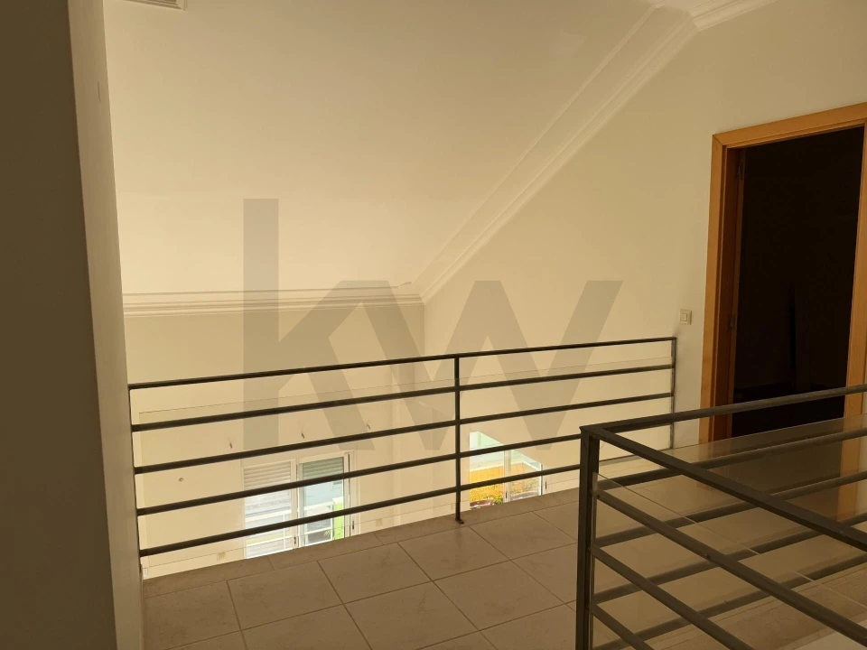 Apartamento T4 para Venda em Alcochete Foto 13