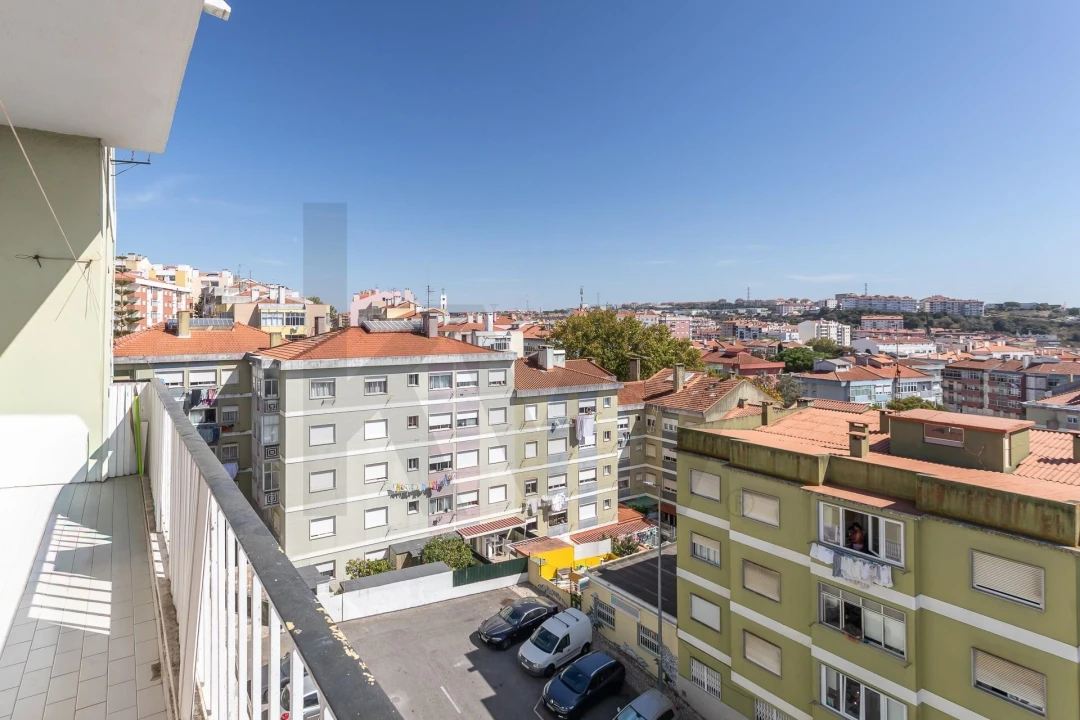 Apartamento T2 para Venda em Agualva e Mira-Sintra Foto 11