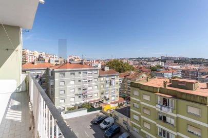 Apartamento T2 para Venda em Agualva e Mira-Sintra