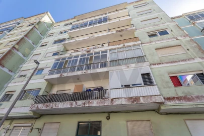 Apartamento T2 para Venda em Agualva e Mira-Sintra