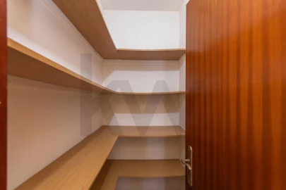 Apartamento T2 para Venda em Agualva e Mira-Sintra