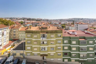 Apartamento T2 para Venda em Agualva e Mira-Sintra