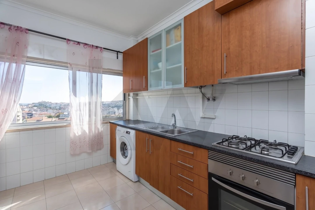 Apartamento T2 para Venda em Agualva e Mira-Sintra Foto 2
