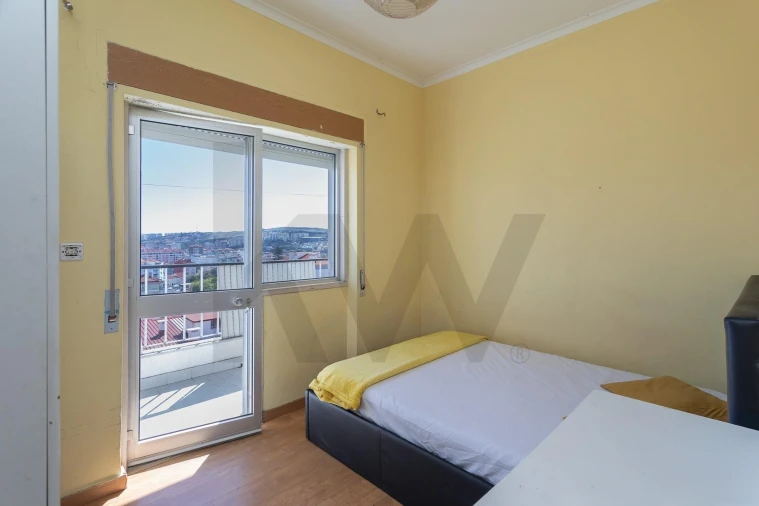 Apartamento T2 para Venda em Agualva e Mira-Sintra Foto 10