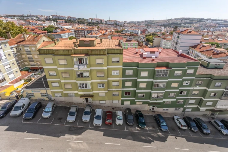 Apartamento T2 para Venda em Agualva e Mira-Sintra Foto 7