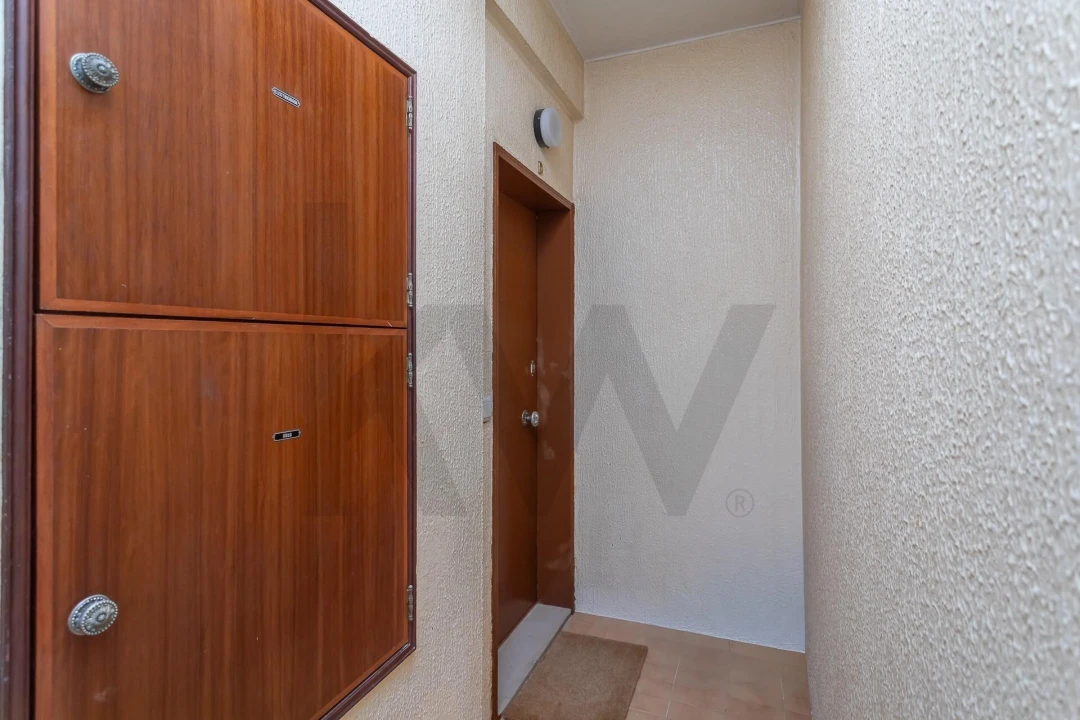 Apartamento T2 para Venda em Agualva e Mira-Sintra Foto 23