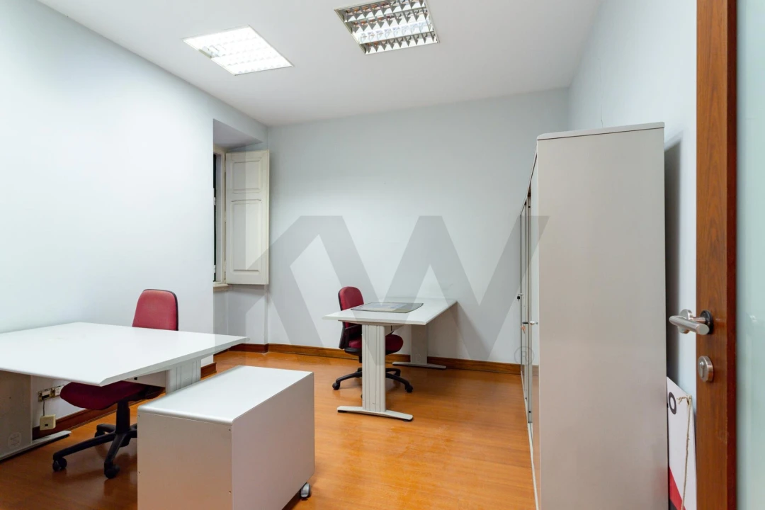 Apartamento T5 para Venda em Avenidas Novas Foto 15