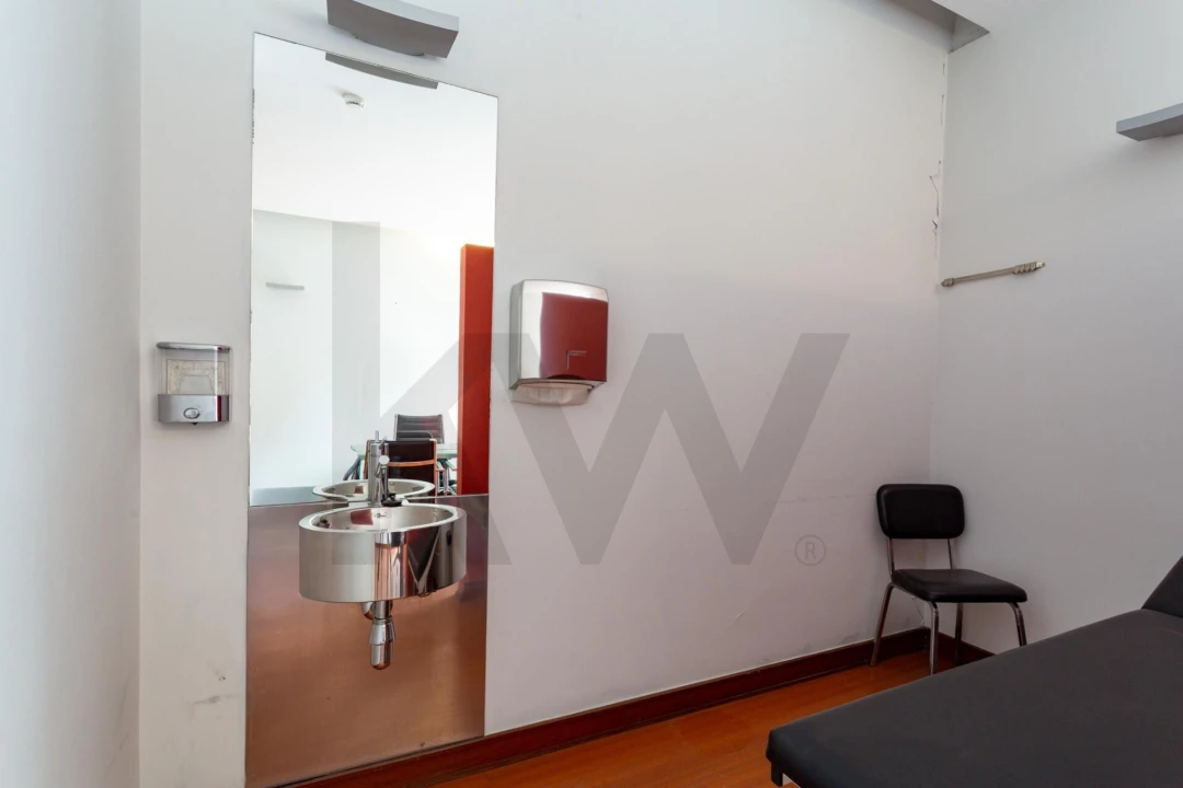 Apartamento T5 para Venda em Avenidas Novas Foto 8