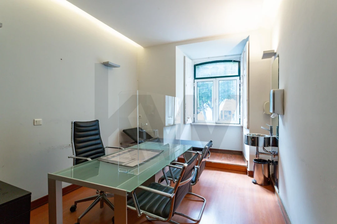Apartamento T5 para Venda em Avenidas Novas Foto 12