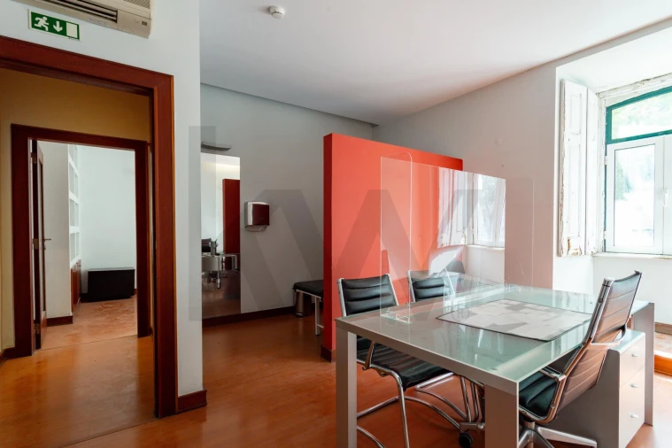 Apartamento T5 para Venda em Avenidas Novas Foto 5