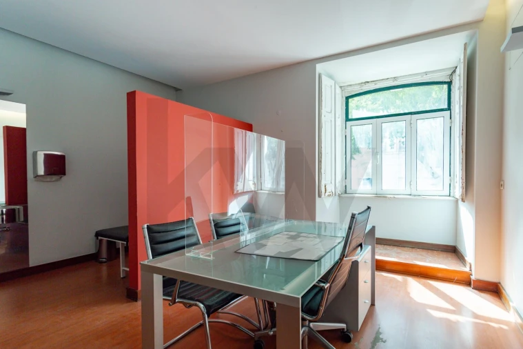 Apartamento T5 para Venda em Avenidas Novas Foto 6