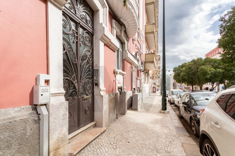 Apartamento T5 para Venda em Avenidas Novas Foto 38