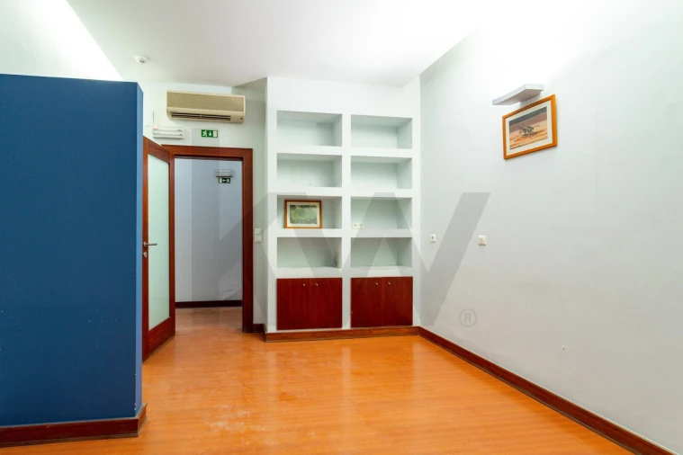Apartamento T5 para Venda em Avenidas Novas Foto 24