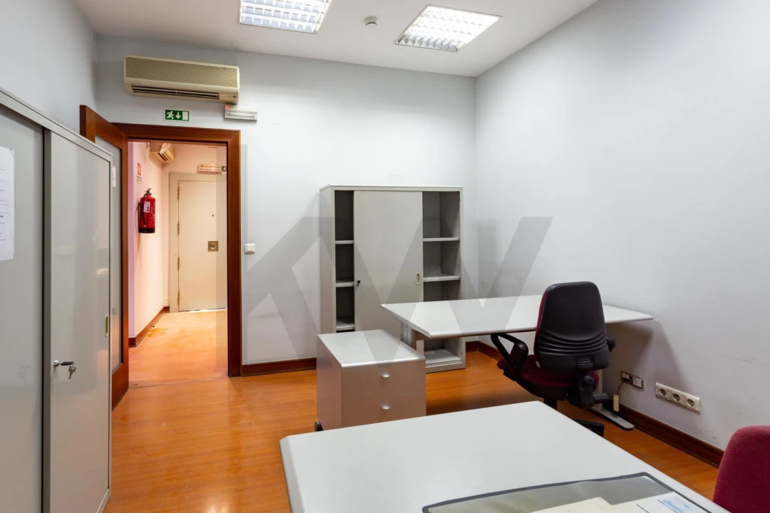 Apartamento T5 para Venda em Avenidas Novas Foto 16