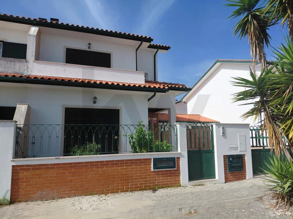 Moradia T4 para Venda em Gafanha da Nazaré Foto 1
