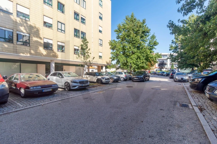 Apartamento T3 para Venda em Mafamude e Vilar do Paraíso Foto 30