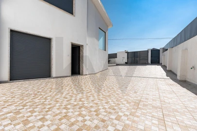 Moradia T5 para Venda em São Domingos de Rana