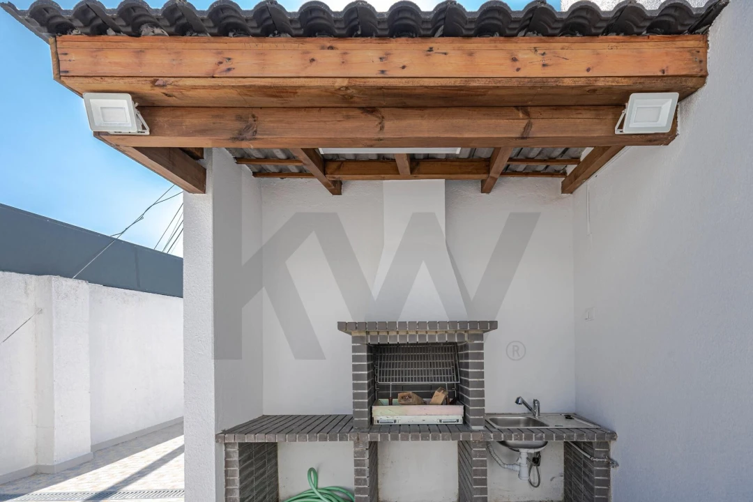 Moradia T5 para Venda em São Domingos de Rana Foto 4