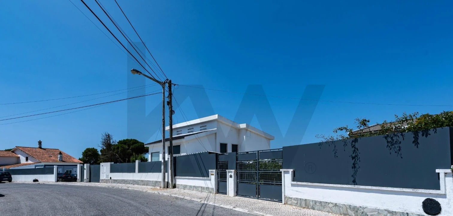 Moradia T5 para Venda em São Domingos de Rana Foto 1