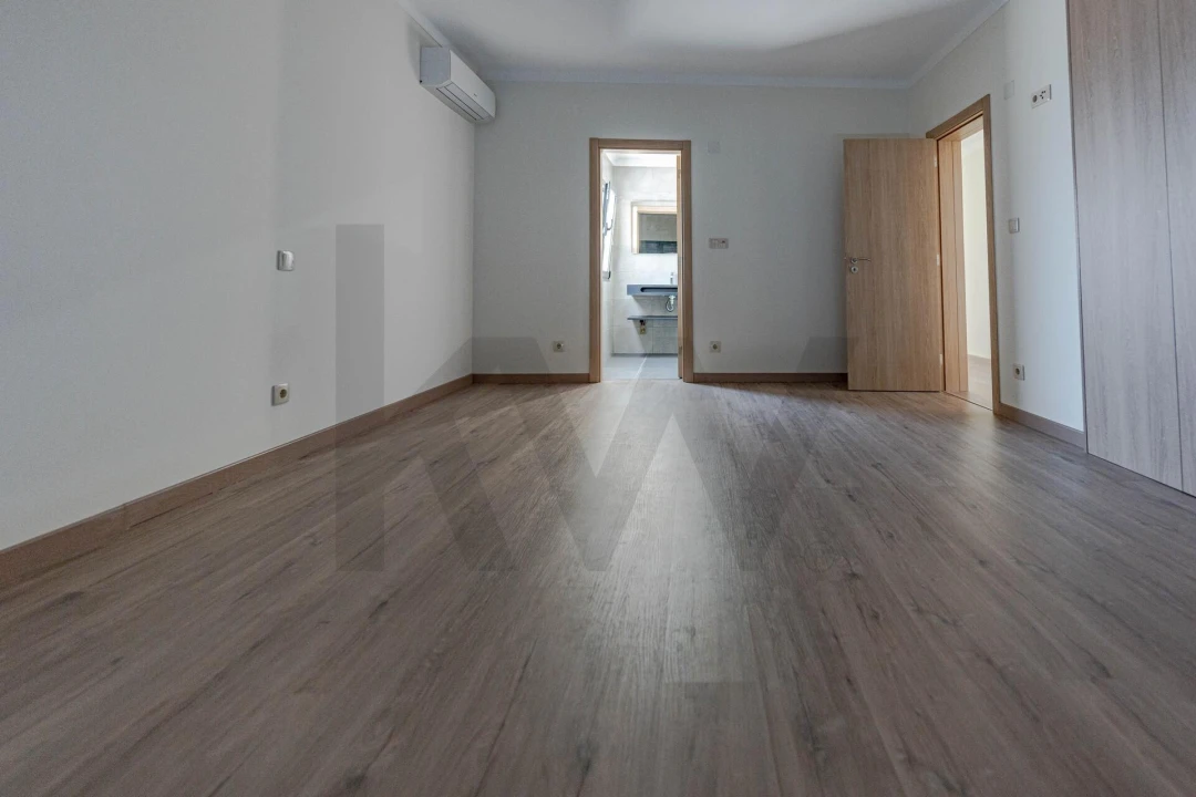 Moradia T5 para Venda em São Domingos de Rana Foto 31