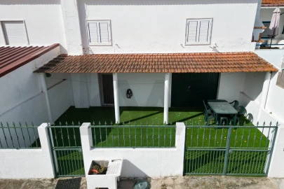 Moradia T2 para Venda em Santa Maria do Castelo e Santiago e Santa Susana