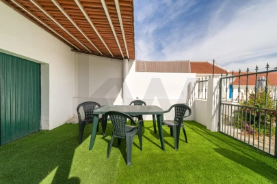 Moradia T2 para Venda em Santa Maria do Castelo e Santiago e Santa Susana