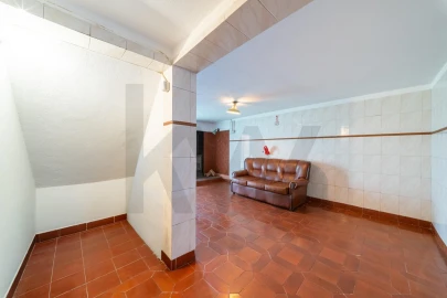 Moradia T2 para Venda em Santa Maria do Castelo e Santiago e Santa Susana