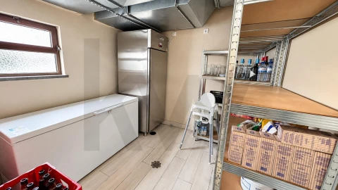 Loja para Arrendamento em Carcavelos e Parede