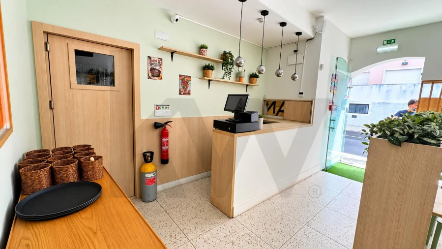 Loja para Arrendamento em Carcavelos e Parede Foto 7