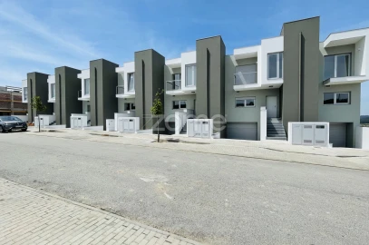 Moradia T3 para Venda em Gondifelos, Cavalões e Outiz