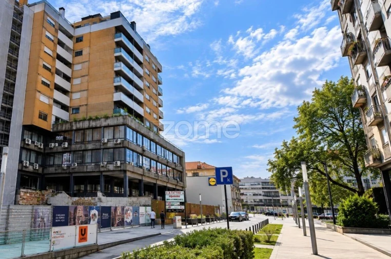 Escritório para Venda em Santa Marinha e São Pedro da Afurada Foto 3